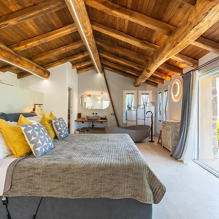 Willa Golden Silence Retreat Luxury, Privacy, And Nature *