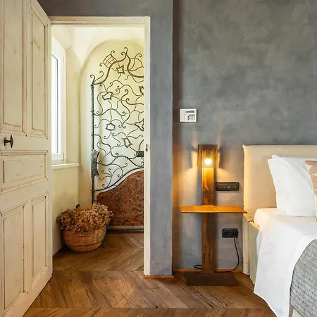Golden Silence Retreat Luxury, Privacy, And Nature Willa